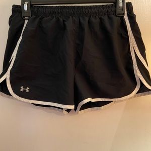 Women’s Black Under Armour Shorts Size S
